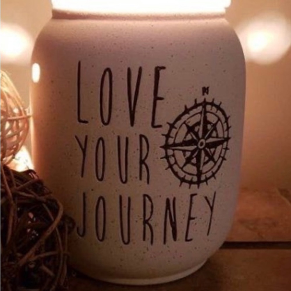 Scentsy Love your journey warmer new inbox perfect for giftgiving